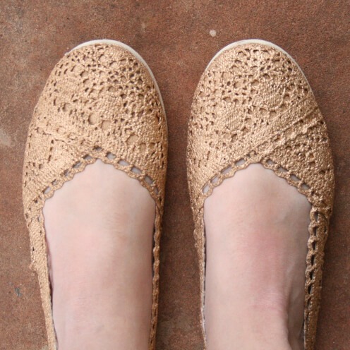 Glitzy gold crochet flats tutorial at Dream a Little Bigger
