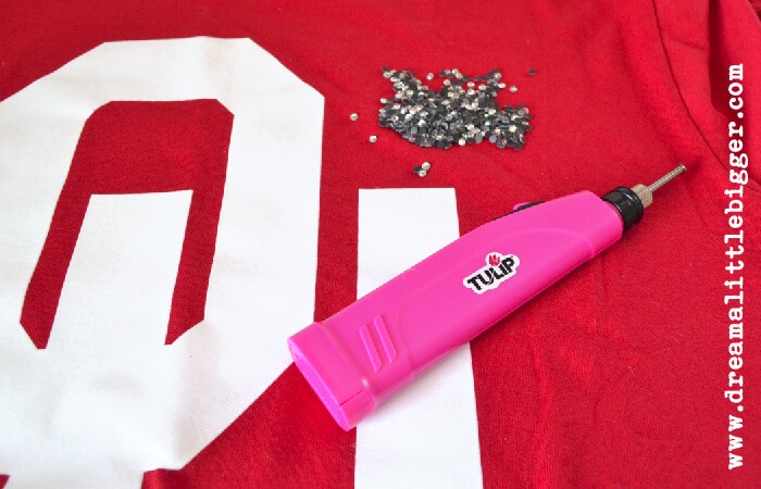 002-rhinestonesportstee-dreamalittlebigger