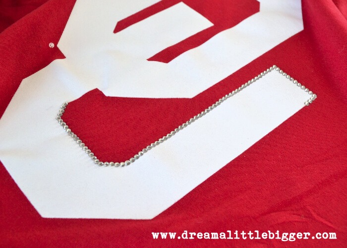 004-rhinestonesportstee-dreamalittlebigger