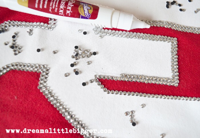 006-rhinestonesportstee-dreamalittlebigger