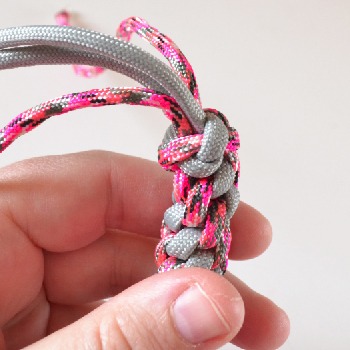 Spiral/Round Lanyard Stitch Rope Dog Toy Tutorial -- www.dreamalittlebigger.com