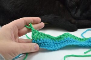 It may look complicated but the wave crochet stitch is super easy with a pictorial!