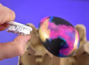 These galaxy Easter eggs are easy to make and look out of this world. Get a great step-by-step photo tutorial AND a video tutorial to make your own!