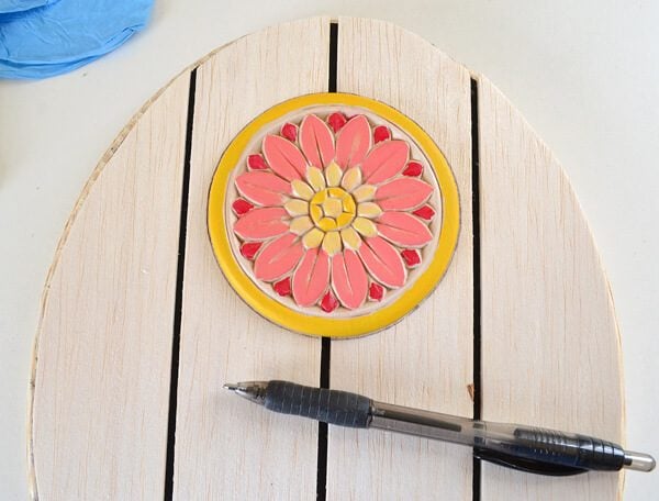 This magical DIY will show you how to make a gnome door! Such a sweet addition to any garden!