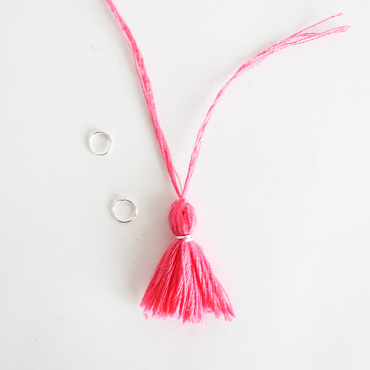 How to make a tassels bracelet ⋆ Dream a Little Bigger