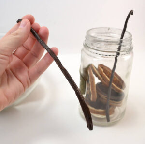 Stove top simmer scents make the whole house smell so lovely. This interesting combination served up in a mason jar makes a fabulous gift!