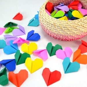 It's so simple to fold these pretty origami hearts. You can use them for garland or banners or give 1 for each day you've been with your sweetie (that's what I did! 100 for 100 days :)