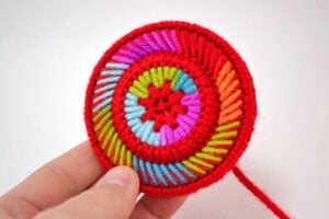 Have trouble holding cards? These plastic canvas playing card helpers are fun to make, cute to look at and keep your hands from cramping while playing gin!