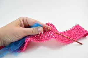 Want to make a super full tutu? Whether it's for a dog or a human (haha!) get the tutorial to make gorgeously full tutu skirts!