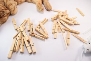 Snowflake ornaments made out of clothespins are genius!