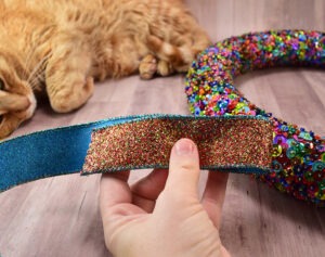 Wow! You can make a pretty ribbon bow in just a few minutes. This is the easiest way I've seen, yet!