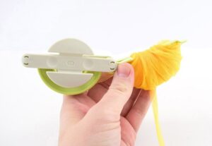 These crinkle pompom cat toys are so easy to make and have that crinkly sound that all kitties just love!