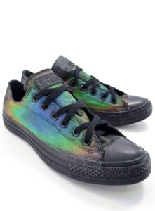 These Converse sneakers change colors with change in temperature, just like a mood ring! See how to make your own!