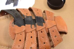 Don't toss your favorite sandals, dye them and make them like new all over again! There are SO MANY different colors you can dye them, too!