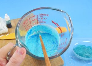 Don't have time to soak in the bath? These 10 minute epsom salt soaps are just what you need to soothe sore muscles in the shower!