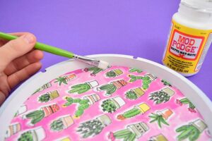 All good things take time, but not necessarily a ton of it! This 10 minute super simple decoupage personalized clock is a great DIY!