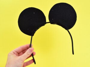 This last minute DIY adult Minnie Mouse costume is the cutest AND you can toss most of it in with your every day wardrobe and use it again and again!