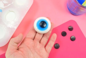 These homemade soap eyeballs are super easy to make with melt and pour AND the kiddos are going to love washing their hands with them. Win-win!