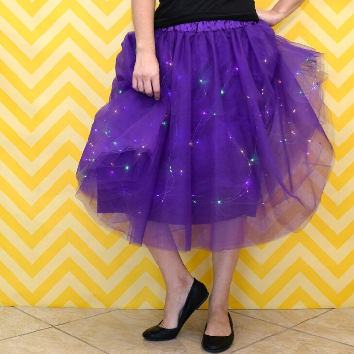 Want a skirt that will wow 'em? This twinkle light party skirt is quick