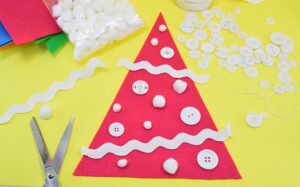 Make these colorful Christmas trees on stands out of felt for holiday decor with some POP!