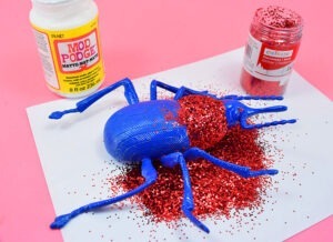 These sweet love bug Valentines are giant insect toys that you can display or play with. Set it up as a Valentine party activity and kids can decorate themselves!