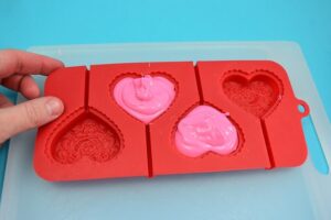 Make these heart of gold pops out of candy wafers in just minutes. What a sweet treat!