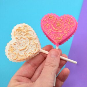 Make these heart of gold pops out of candy wafers in just minutes. What a sweet treat!