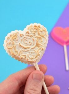 Make these heart of gold pops out of candy wafers in just minutes. What a sweet treat!