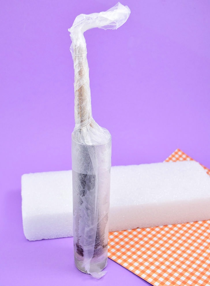 Want to make incense at home? It's super easy and can be made as strong as you please with your favorite scents! It also makes a great housewarming gift!