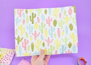 What a fun way for the kiddos to keep up with friends and family this summer, the old way, with snail mail! Show them how to turn a note into an envelope!