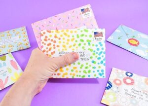 What a fun way for the kiddos to keep up with friends and family this summer, the old way, with snail mail! Show them how to turn a note into an envelope!