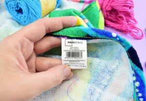 Why have an ordinary beach towel when you can have an extraordinary crochet edge beach towel so easily? Hook up the prettiest towel on the sand!