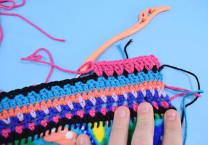 Why have an ordinary beach towel when you can have an extraordinary crochet edge beach towel so easily? Hook up the prettiest towel on the sand!