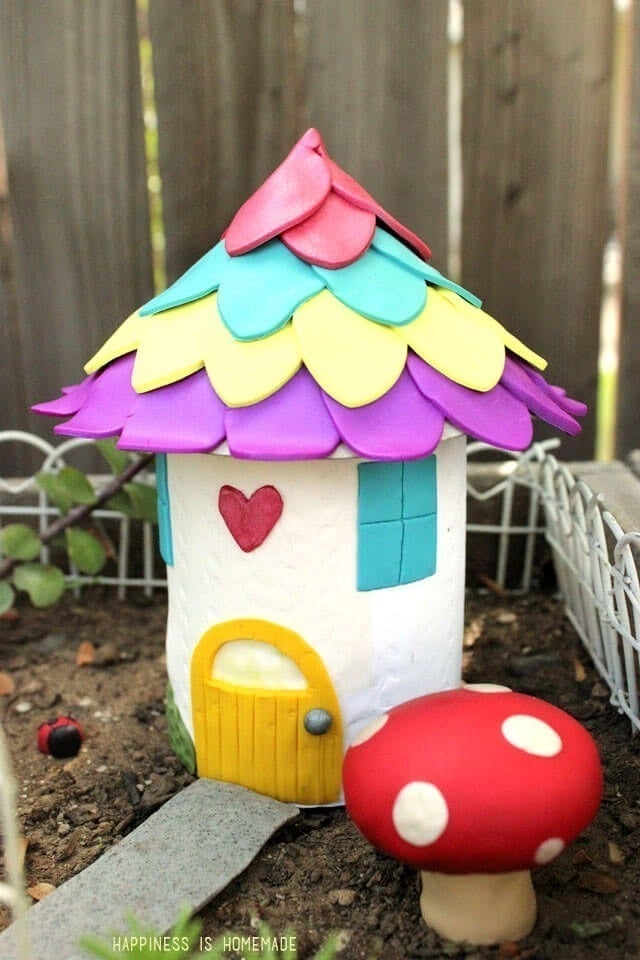 No matter your skill level you'll love these colorful and amazing clay crafts that use both air dry and polymer clays to perfection!