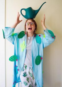 Whether you're dressing up for a Halloween party, to haunt the streets during Trick or Treat, or as a requirement for work, you're going to just LOVE these amazing and easy Halloween costumes for adults!