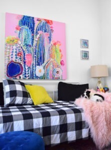 No artistic skill? No problem! This amazing DIY cactus art takes 20 minutes, costs less than $20 and is a whopping 4 foot by 4 foot!