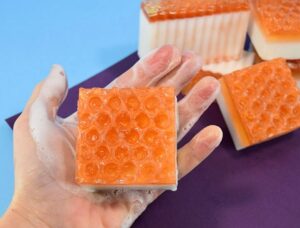Buzzing with excitement over DIY soap? This homemade honeycomb soap with milk and honey that is nourishing, gorgeous and unique and surprisingly simple!