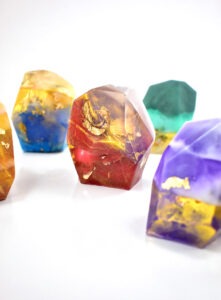 Gorgeous DIY crystal gemstone soaps only look difficult to make, but with an easy tutorial, even the beginner can make gorgeous rock soaps sure to impress!