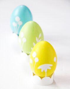 Tired of run-of-the-mill Easter eggs? Check out this amazing collection of unique, fun and gorgeous ways to decorate your Easter eggs this year!