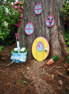 I have to make one of these adorable doors to the Easter Bunny's hideaway. What a whimsical little craft that will make my littles so happy!
