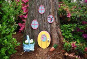 I have to make one of these adorable doors to the Easter Bunny's hideaway. What a whimsical little craft that will make my littles so happy!