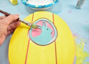 I have to make one of these adorable doors to the Easter Bunny's hideaway. What a whimsical little craft that will make my littles so happy!