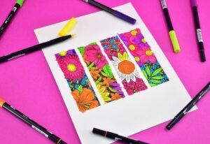 These free floral bookmarks to color are so much fun and can make the sweetest present for your favorite reader! Add a tassel and they're adorable AND chic!