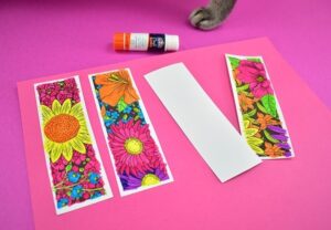 These free floral bookmarks to color are so much fun and can make the sweetest present for your favorite reader! Add a tassel and they're adorable AND chic!