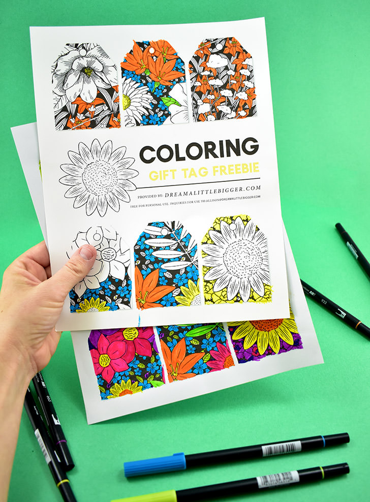 Grab these fabulous free floral gift tags to color and adorn your hand wrapped gifts. So simple but adds so much personality!