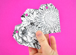 Grab these fabulous free floral gift tags to color and adorn your hand wrapped gifts. So simple but adds so much personality!