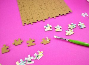 Looking for an amazing gift or keepsake? This DIY double-sided puzzle is it! With 90 pieces of 2 images, it's a little difficult without being ridiculous!