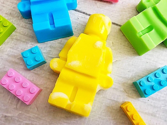 29 DIY Fun and Colorful Melt and Pour Soaps ⋆ Dream a Little Bigger