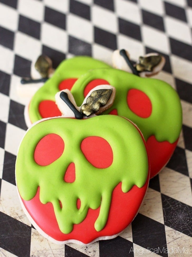 Halloween is the time to enjoy sweet treats! Check out these amazing sweet Halloween recipes with a dash of spooky!