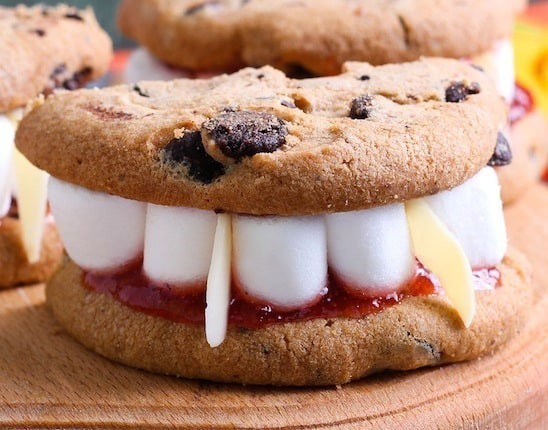 Halloween is the time to enjoy sweet treats! Check out these amazing sweet Halloween recipes with a dash of spooky!